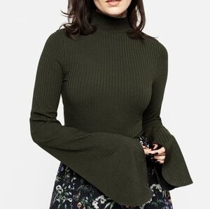 Disturbia Green Bellsleeve Top US 10